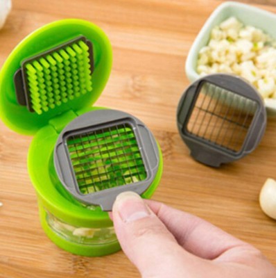Handheld Garlic Grinder – 5-in-1 Kitchen Vegetable Tool